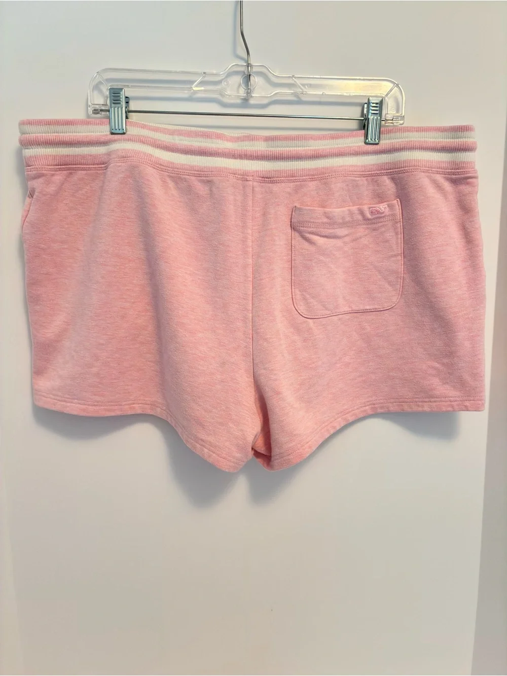 Vineyard Vines Women's Pull-On Shorts Pink Size XL